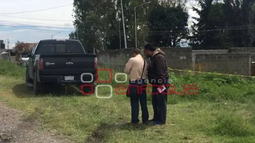 Hallan en camioneta cadáver de hombre con el tiro de gracia