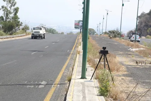 Fotomulta y parquímetros van para este año