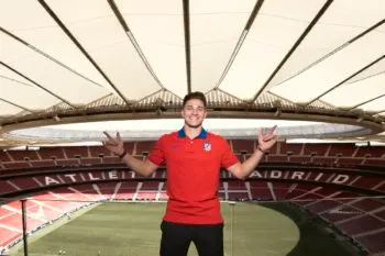 Atlético de Madrid anuncia a Julian Álvarez como su nuevo jugador