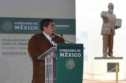 Barbosa Huerta refrenda su compromiso de trabajo con AMLO