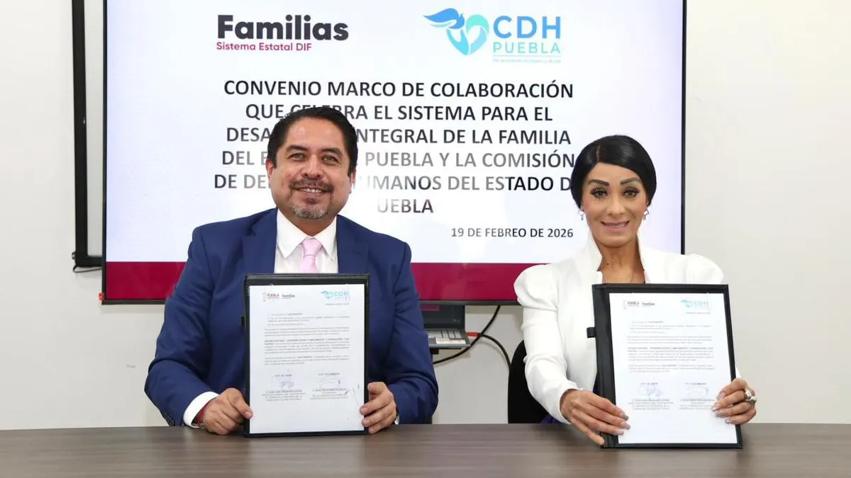 Juan Carlos Valdez Zayas, director general del SEDIF Puebla, y Rosa Isela Sánchez Soya, presidenta de la CDH Puebla. Foto: Especial