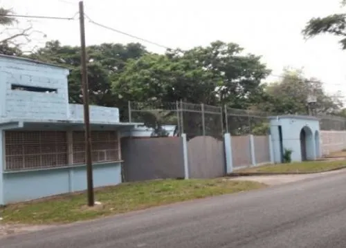 Atacan Fiscalía de Tabasco, hay 2 heridos