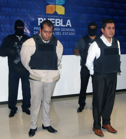 Tras las rejas ejecutivos de Banco Azteca que fingieron asalto