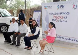 IPM entrega tarjetas de descuentos en Ferias de Servicios para las Mujeres