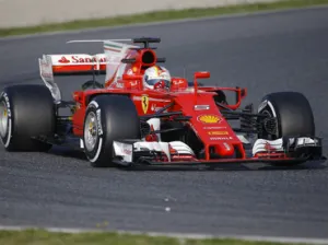 Vettel, el más rápido en la sesión inaugural de F1