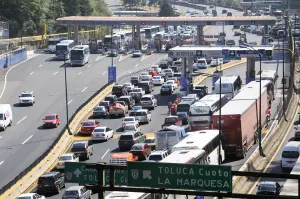 Carretera México–Toluca registra el mayor aforo vehicular