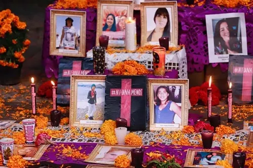 Feminicidios, una sociedad rota de hogares llenos de ausencias