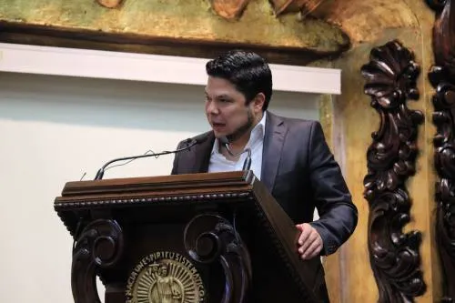 Gali debe reflexionar y asistir al Congreso a rendir informe de gobierno