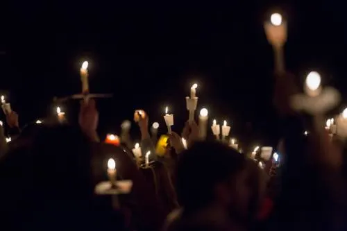 Tras tiroteo en Kentucky, valoran permitir armas en escuelas