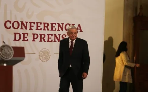 “Amor con amor se paga”; AMLO agradece serenatas por cumpleaños 67