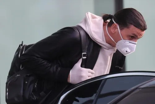 Zlatan Ibrahimovic regresa a Milán para pruebas médicas de su lesión