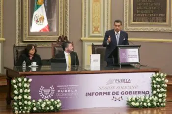 Sergio Salomón Céspedes cosecha aplausos al rendir su Informe de Gobierno en el Congreso de Puebla