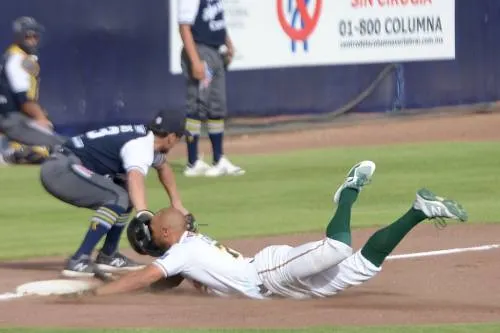 Pericos empareja la serie ante Rieleros