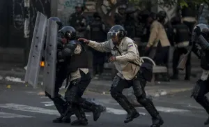 Un muerto más, resultado de enfrentamientos en Venezuela