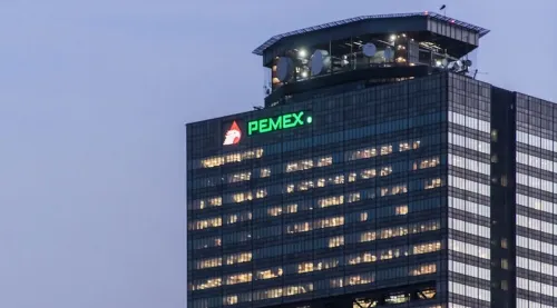 SFP sanciona a dos altos mandos de Pemex del sexenio de EPN