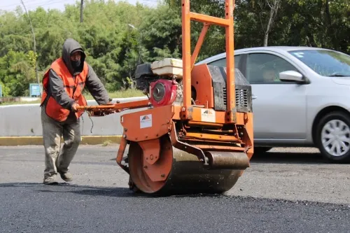 Inicia Gobierno del Estado bacheo emergente en Recta a Cholula