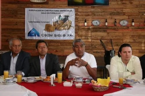 Lamenta presidente de Acoem que sólo se privilegie a determinadas empresas para otorgar obras