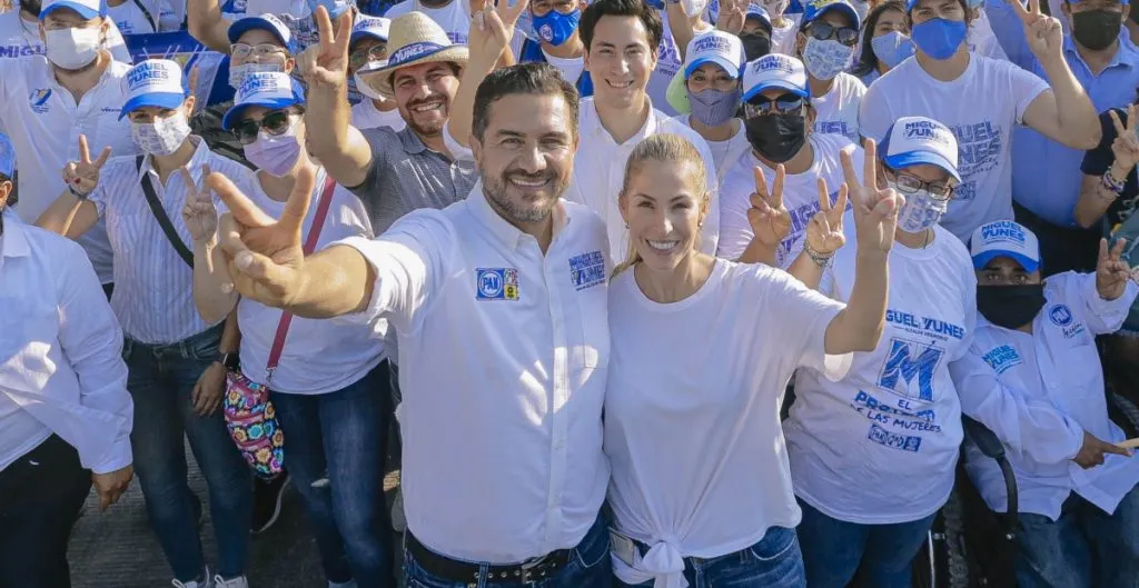 Esposa de Yunes Márquez lo sustituye como aspirante en Veracruz