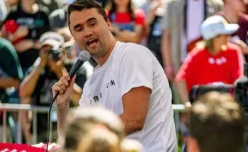 Muere Charlie Kirk, aliado de Trump y figura del conservadurismo en EE.UU., tras tiroteo en universidad de Utah