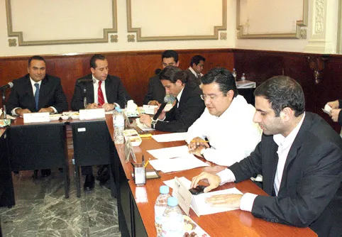 Aprueba Comisión Inspectora dictamen de 12 sujetos de revisión y 4 inicios de procedimientos adminis