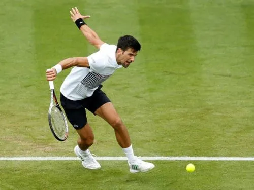 Djokovic no cede set; avanza a semis en Eastbourne