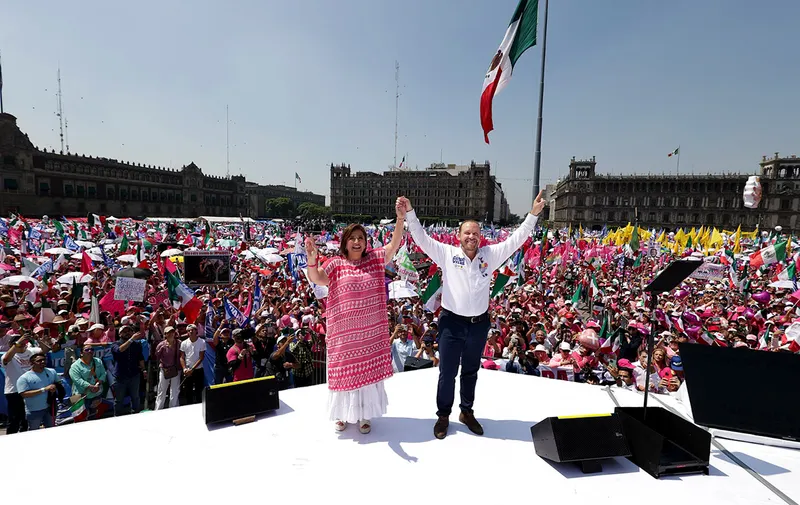 xochitl-galvez-marea-rosa