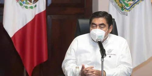 Agresiones, Distorsiones, Fabulaciones (Dos Casos Vomitivos)