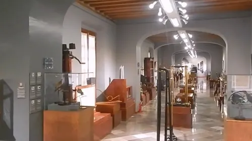 Alfonso Esparza destaca el acervo científico del Museo Universitario de la BUAP