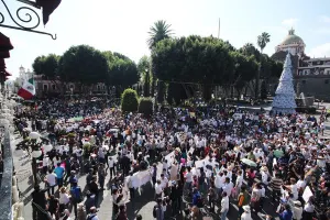 Unos 3 mil ciudadanos marchan de nuevo contra gasolinazo