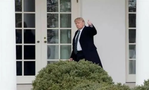Trump recibe a ministro iraquí en la Casa Blanca