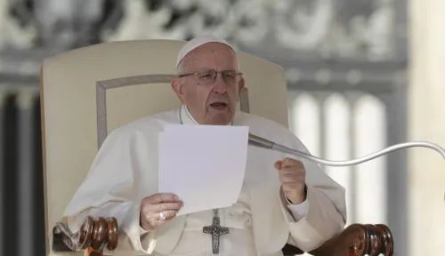 Papa expulsa del sacerdocio a dos obispos chilenos por abusos sexuales