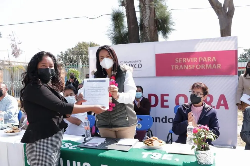 Ariadna Ayala inicia obra en favor de la educación