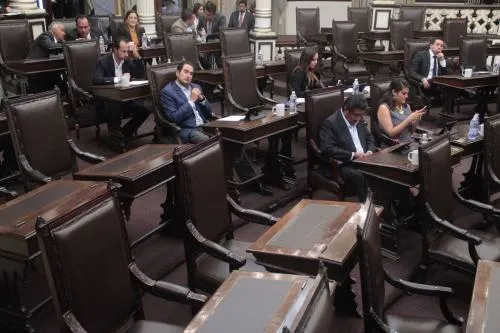Regresan diputados chapulines tras perder en la elección