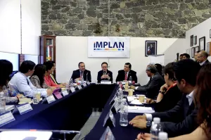 Luis Banck se reúne con comité ciudadano