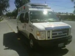 Conductor herido al ser embestido su auto por el tren