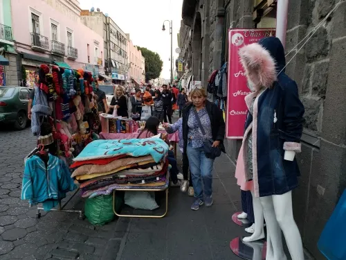 Retrasan fechas para colocación de ambulantes sobre calle 5 de mayo