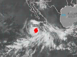 Linda se fortalece a huracán categoría 1 en el Pacífico