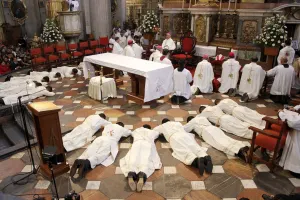 Ordena Arzobispo a 14 nuevos sacerdotes en Catedral