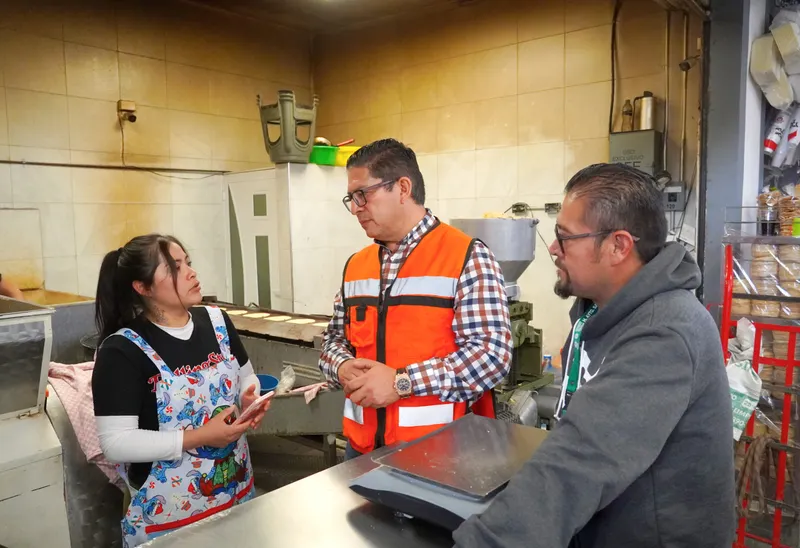 Gobierno de San Martín Texmelucan supervisa instalaciones de gas LP en el mercado Domingo Arenas