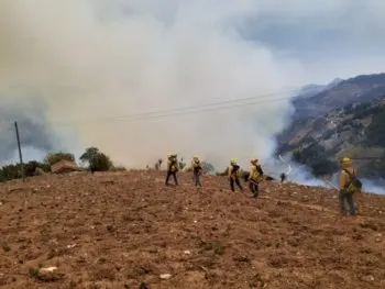 Actualización: Más de 150 personas son evacuadas de tres comunidades de Zacatlán ante incendio forestal