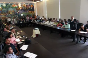 Imparte Corett taller sobre regularización de la tenencia de la tierra a alcaldes