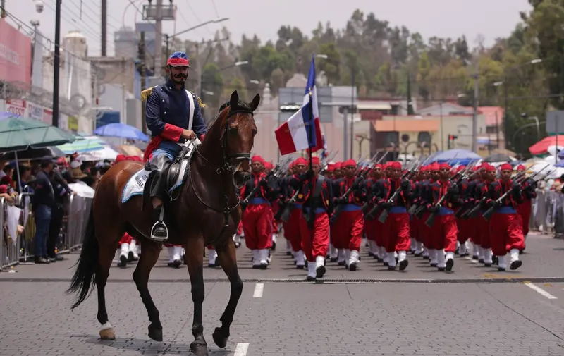 desfile-del-5-de-mayo-contingentes
