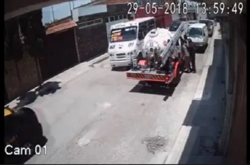 A mano armada roban pipa de Gas Maru en Loma Bella