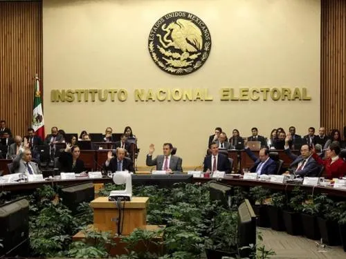 INE prohíbe debates entre precandidatos durante intercampañas