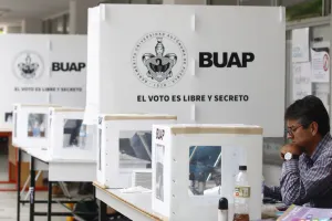 Entregan en facultades BUAP nombramientos a nuevos directores