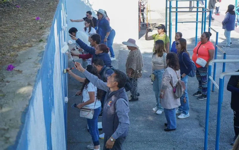 ayto-pue-jornada-pintura-cancha-usos-multiples-la-maria