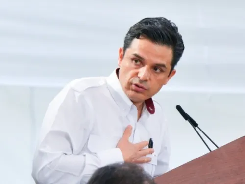 Director del IMSS niega que existan contratos otorgados a su familia
