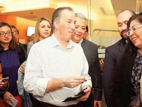 Meade no se deslinda ni de Peña ni del PRI