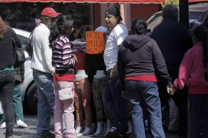 Señalan a directora de Mercados por permitir venta de lugares en el Morelos