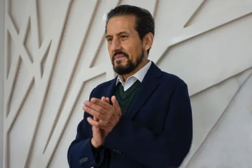 El rector Alfonso Esparza toma protesta a los nuevos directores de las unidades académicas